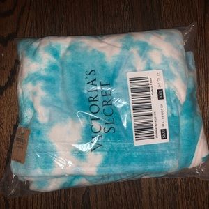 Pink / tie dye wrap towel